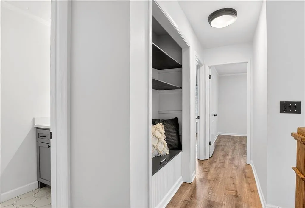 1 Ardmore Square Nw Unit 1, Atlanta, Georgia 30309, 3 Bedrooms Bedrooms, 0 ,2 BathroomsBathrooms,Residential,For Sale,1 Ardmore Square Nw Unit 1,7724989