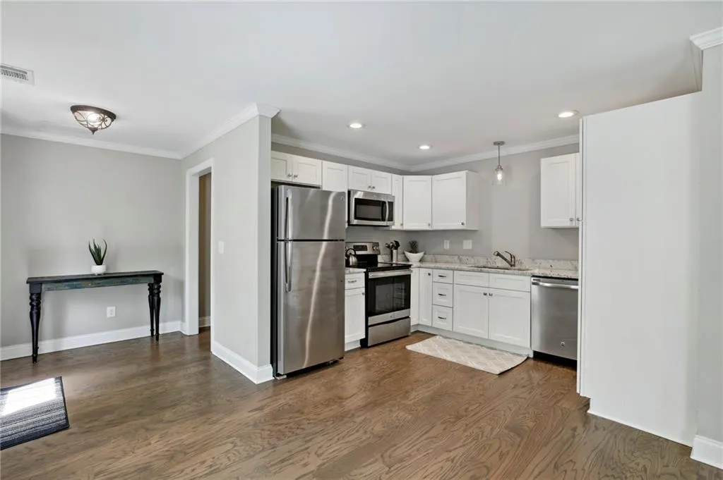 280 Cameron Ridge Drive, Atlanta, Georgia 30328, 5 Bedrooms Bedrooms, ,5 BathroomsBathrooms,Residential,Sold,280 Cameron Ridge Drive,7252875