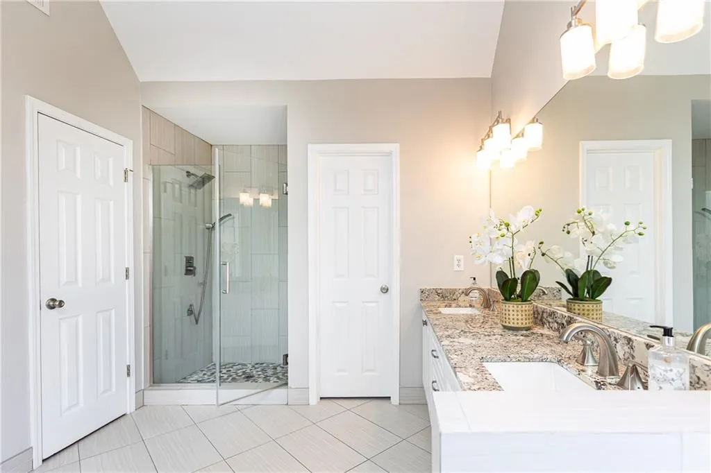 1370 Brookhaven Village Circle Ne, Brookhaven, Georgia 30319, 3 Bedrooms Bedrooms, ,2 BathroomsBathrooms,Residential,For Sale,1370 Brookhaven Village Circle Ne,7666531