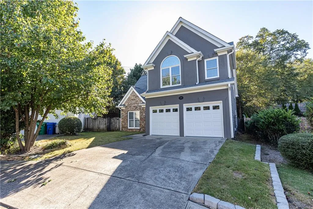 1370 Brookhaven Village Circle Ne, Brookhaven, Georgia 30319, 3 Bedrooms Bedrooms, ,2 BathroomsBathrooms,Residential,For Sale,1370 Brookhaven Village Circle Ne,7666531