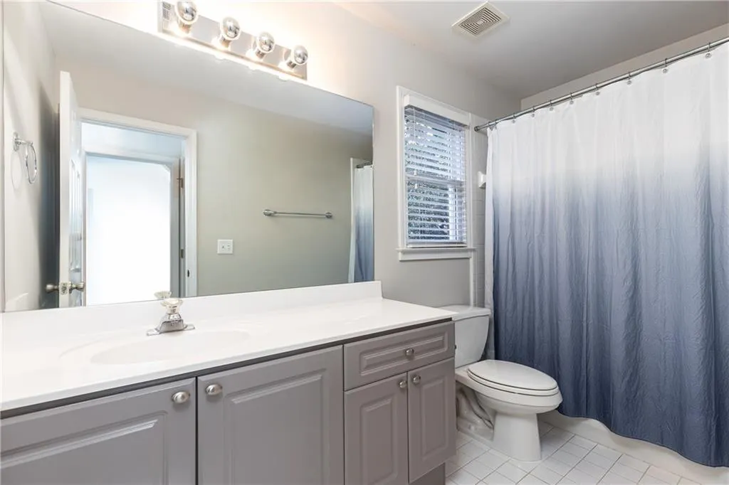 1370 Brookhaven Village Circle Ne, Brookhaven, Georgia 30319, 3 Bedrooms Bedrooms, ,2 BathroomsBathrooms,Residential,For Sale,1370 Brookhaven Village Circle Ne,7666531