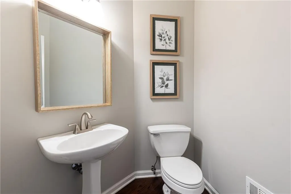 1370 Brookhaven Village Circle Ne, Brookhaven, Georgia 30319, 3 Bedrooms Bedrooms, ,2 BathroomsBathrooms,Residential,For Sale,1370 Brookhaven Village Circle Ne,7666531