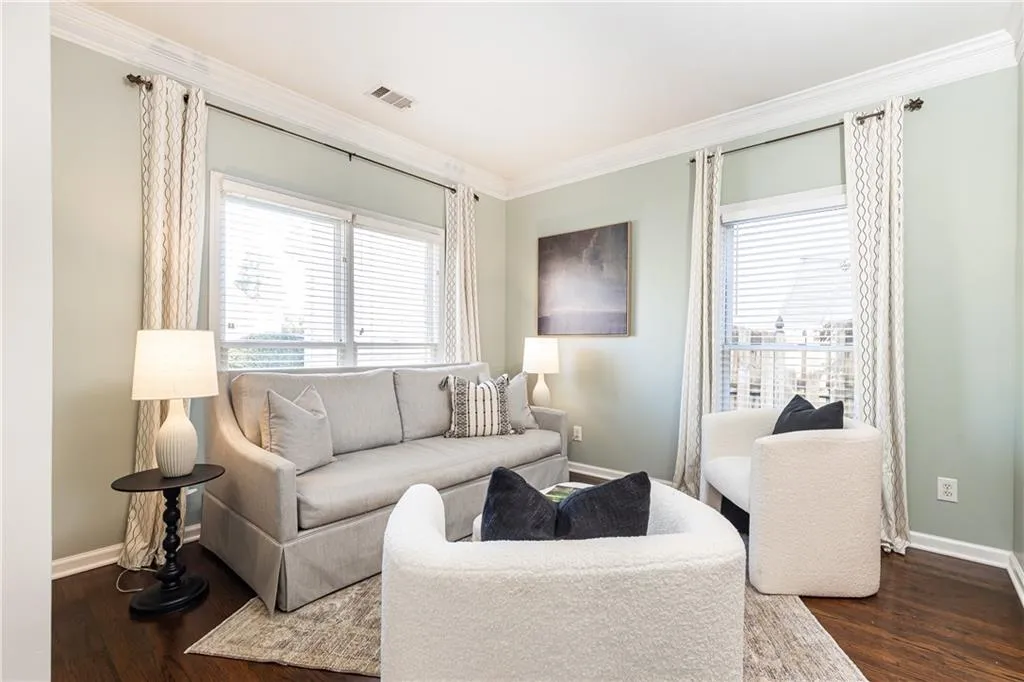 1370 Brookhaven Village Circle Ne, Brookhaven, Georgia 30319, 3 Bedrooms Bedrooms, ,2 BathroomsBathrooms,Residential,For Sale,1370 Brookhaven Village Circle Ne,7666531