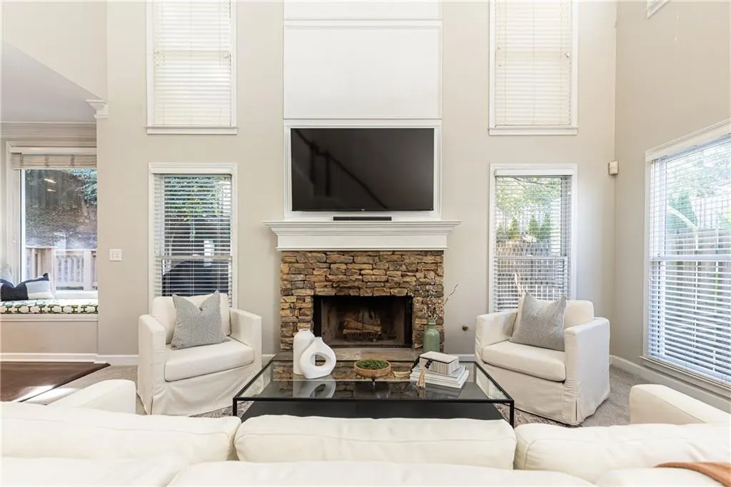 1370 Brookhaven Village Circle Ne, Brookhaven, Georgia 30319, 3 Bedrooms Bedrooms, ,2 BathroomsBathrooms,Residential,For Sale,1370 Brookhaven Village Circle Ne,7666531