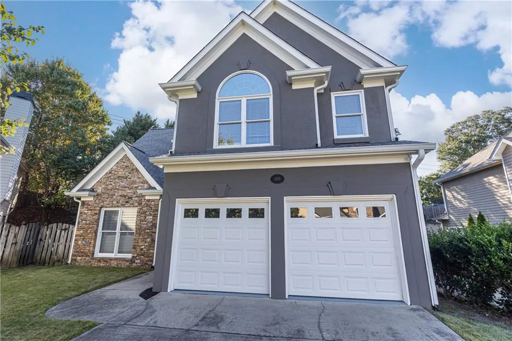 1370 Brookhaven Village Circle Ne, Brookhaven, Georgia 30319, 3 Bedrooms Bedrooms, ,2 BathroomsBathrooms,Residential,For Sale,1370 Brookhaven Village Circle Ne,7666531