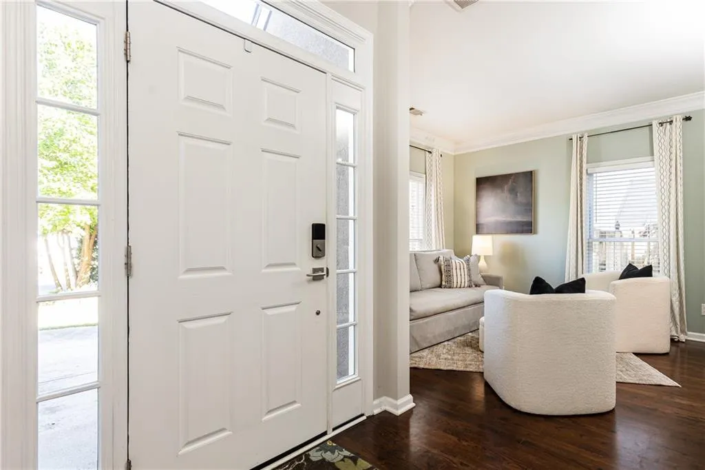 1370 Brookhaven Village Circle Ne, Brookhaven, Georgia 30319, 3 Bedrooms Bedrooms, ,2 BathroomsBathrooms,Residential,For Sale,1370 Brookhaven Village Circle Ne,7666531