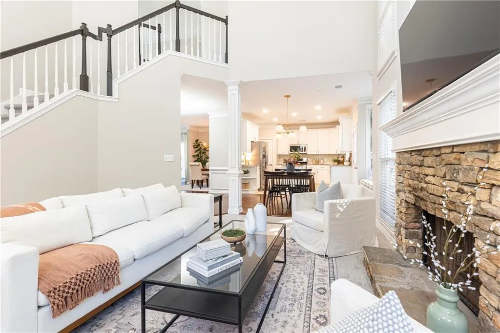 1370 Brookhaven Village Circle Ne, Brookhaven, Georgia 30319, 3 Bedrooms Bedrooms, ,2 BathroomsBathrooms,Residential,For Sale,1370 Brookhaven Village Circle Ne,7666531