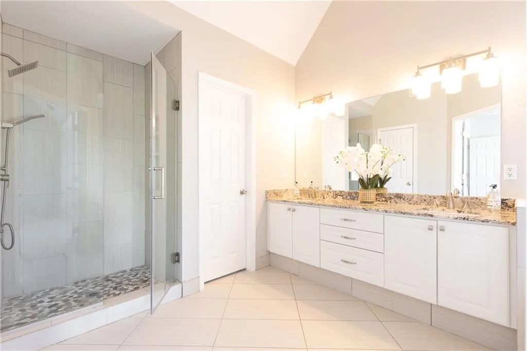 1370 Brookhaven Village Circle Ne, Brookhaven, Georgia 30319, 3 Bedrooms Bedrooms, ,2 BathroomsBathrooms,Residential,For Sale,1370 Brookhaven Village Circle Ne,7666531