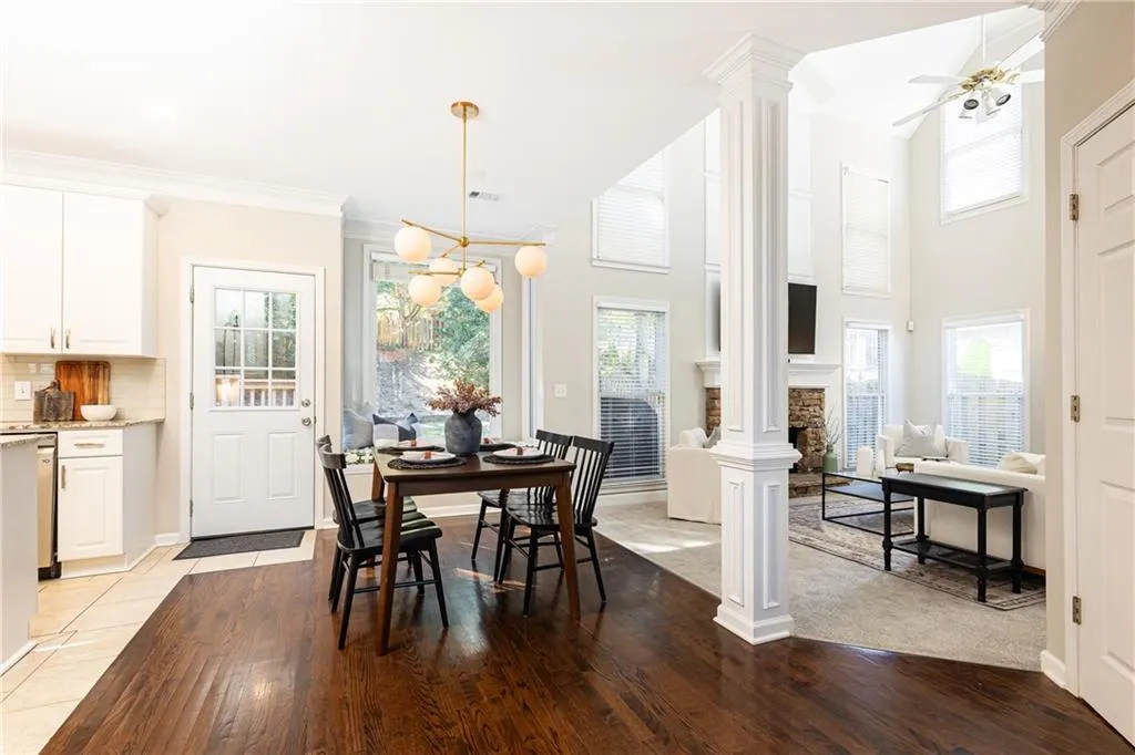 1370 Brookhaven Village Circle Ne, Brookhaven, Georgia 30319, 3 Bedrooms Bedrooms, ,2 BathroomsBathrooms,Residential,For Sale,1370 Brookhaven Village Circle Ne,7666531