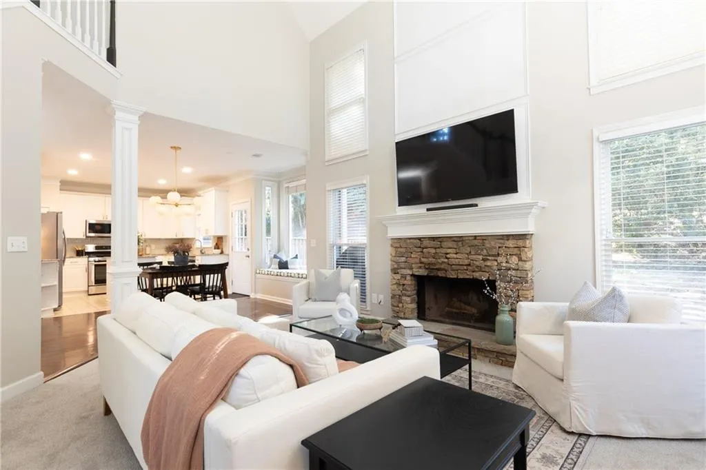 1370 Brookhaven Village Circle Ne, Brookhaven, Georgia 30319, 3 Bedrooms Bedrooms, ,2 BathroomsBathrooms,Residential,For Sale,1370 Brookhaven Village Circle Ne,7666531