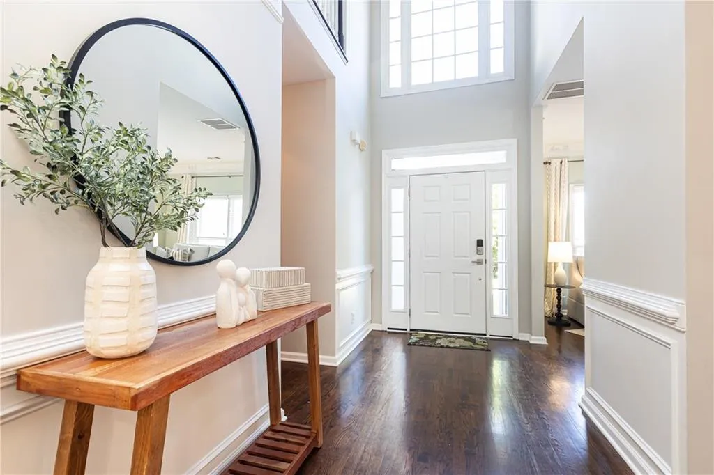 1370 Brookhaven Village Circle Ne, Brookhaven, Georgia 30319, 3 Bedrooms Bedrooms, ,2 BathroomsBathrooms,Residential,For Sale,1370 Brookhaven Village Circle Ne,7666531