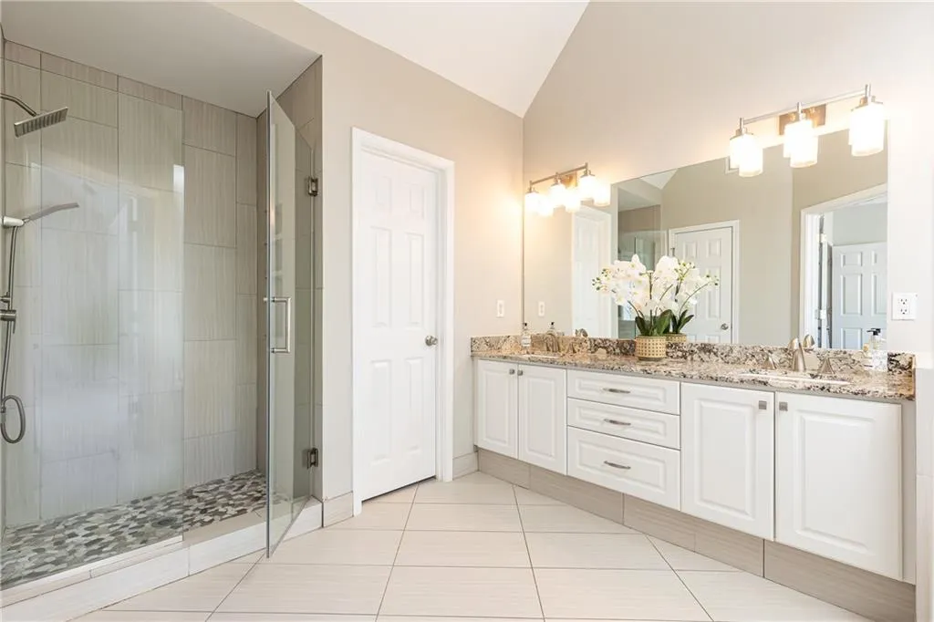 1370 Brookhaven Village Circle Ne, Brookhaven, Georgia 30319, 3 Bedrooms Bedrooms, ,2 BathroomsBathrooms,Residential,For Sale,1370 Brookhaven Village Circle Ne,7666531