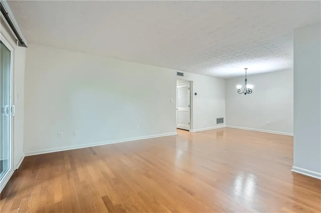 2901 Lenox Road Unit 702, Atlanta, Georgia 30324, 2 Bedrooms Bedrooms, ,2 BathroomsBathrooms,Residential,For Sale,2901 Lenox Road Unit 702,7583703