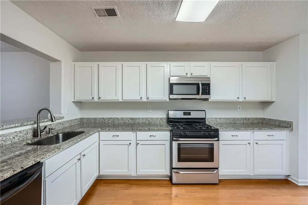 2901 Lenox Road Unit 702, Atlanta, Georgia 30324, 2 Bedrooms Bedrooms, ,2 BathroomsBathrooms,Residential,For Sale,2901 Lenox Road Unit 702,7583703