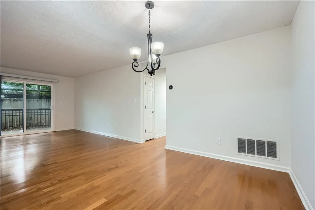 2901 Lenox Road Unit 702, Atlanta, Georgia 30324, 2 Bedrooms Bedrooms, ,2 BathroomsBathrooms,Residential,For Sale,2901 Lenox Road Unit 702,7583703