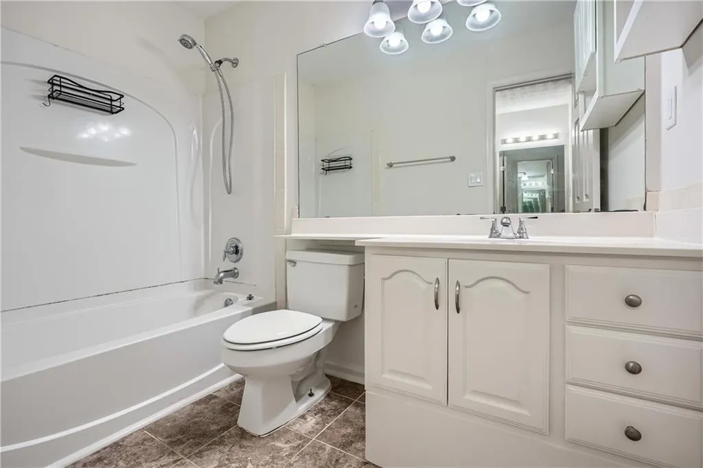 2901 Lenox Road Unit 702, Atlanta, Georgia 30324, 2 Bedrooms Bedrooms, ,2 BathroomsBathrooms,Residential,For Sale,2901 Lenox Road Unit 702,7583703