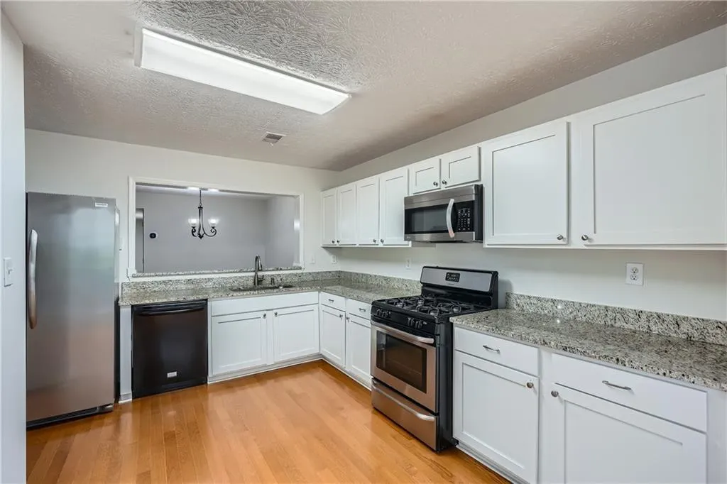 2901 Lenox Road Unit 702, Atlanta, Georgia 30324, 2 Bedrooms Bedrooms, ,2 BathroomsBathrooms,Residential,For Sale,2901 Lenox Road Unit 702,7583703