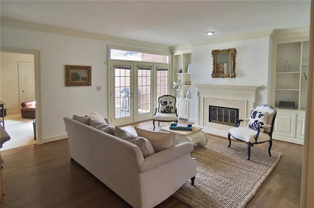 3685 Peachtree Road Ne Unit 3, Atlanta, Georgia 30319, 3 Bedrooms Bedrooms, ,3 BathroomsBathrooms,Residential,Sold,3685 Peachtree Road Ne Unit 3,5602230