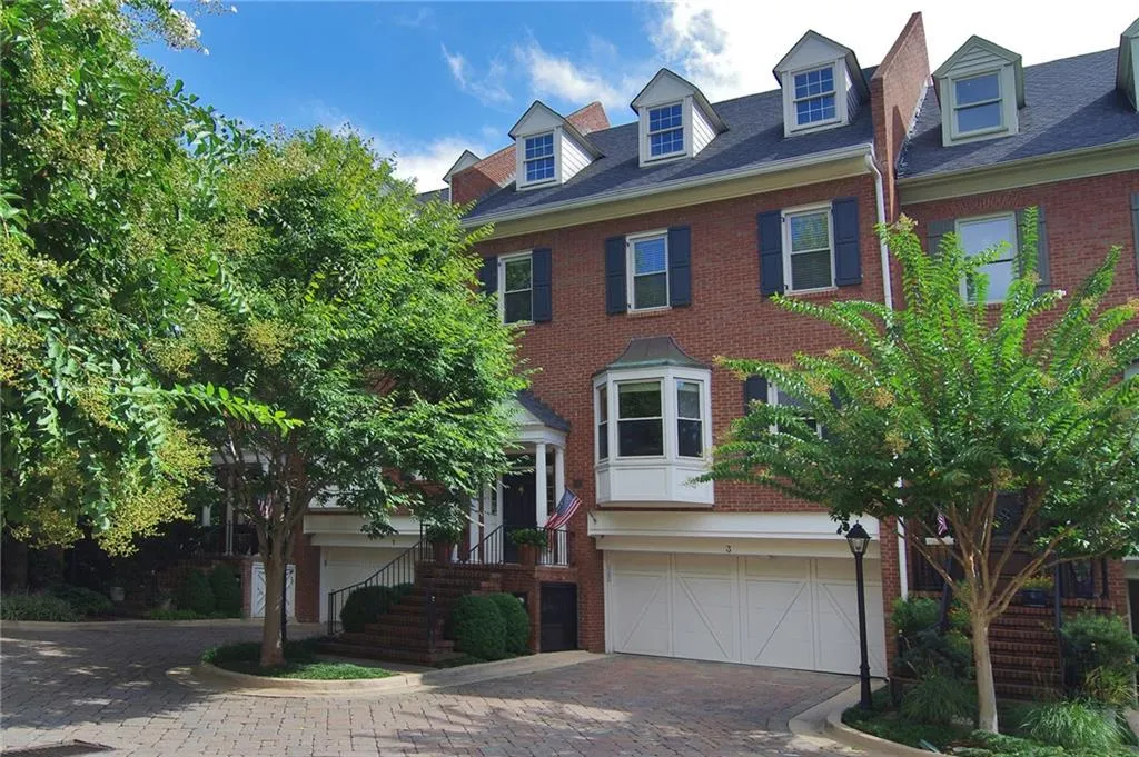 3685 Peachtree Road Ne Unit 3, Atlanta, Georgia 30319, 3 Bedrooms Bedrooms, ,3 BathroomsBathrooms,Residential,Sold,3685 Peachtree Road Ne Unit 3,5602230