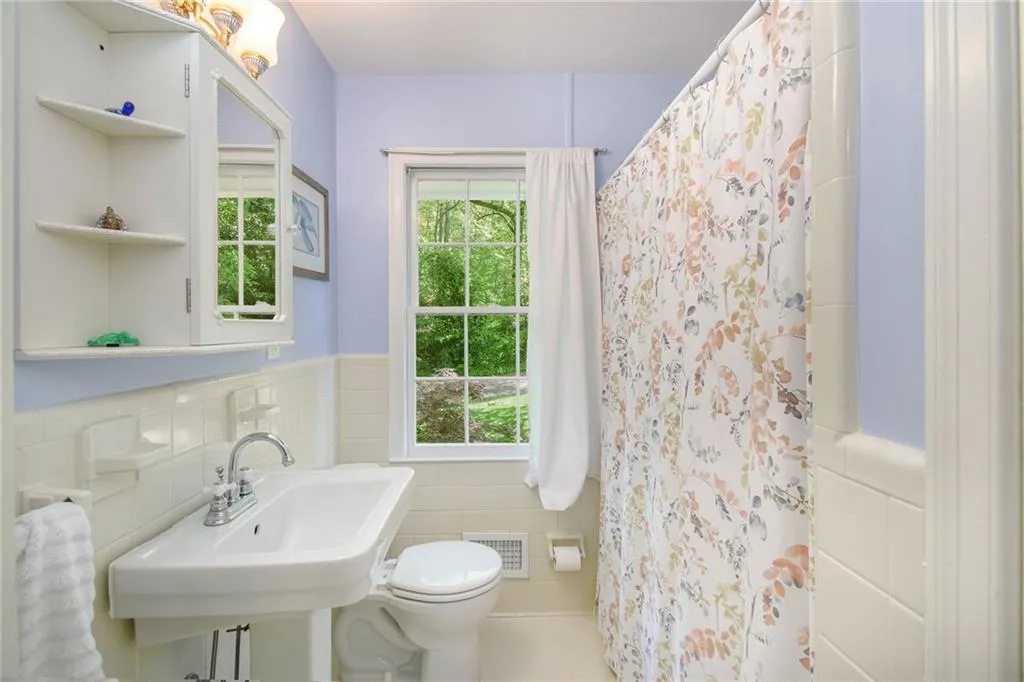 5940 Garber Drive Ne, Sandy Springs, Georgia 30328, 4 Bedrooms Bedrooms, ,3 BathroomsBathrooms,Residential,Sold,5940 Garber Drive Ne,6874590