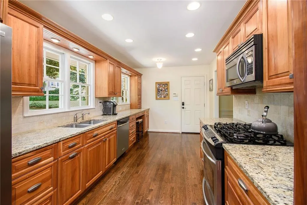 5940 Garber Drive Ne, Sandy Springs, Georgia 30328, 4 Bedrooms Bedrooms, ,3 BathroomsBathrooms,Residential,Sold,5940 Garber Drive Ne,6874590