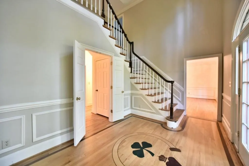410 Huntcliff Green, Sandy Springs, Georgia 30350, 6 Bedrooms Bedrooms, ,4 BathroomsBathrooms,Residential,Sold,410 Huntcliff Green,5678012