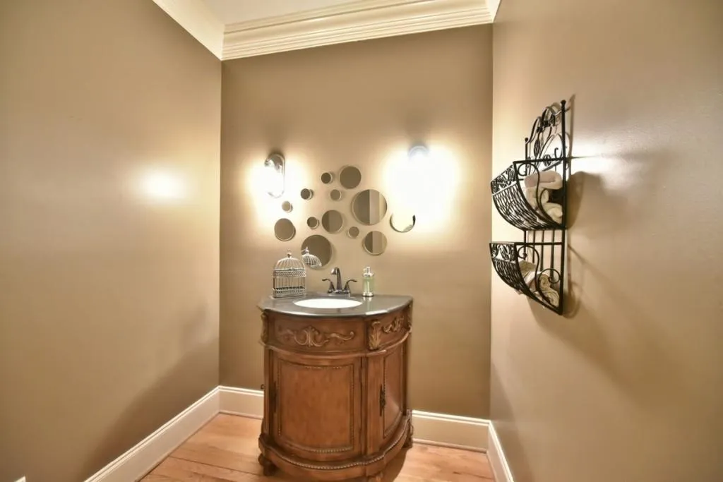 410 Huntcliff Green, Sandy Springs, Georgia 30350, 6 Bedrooms Bedrooms, ,4 BathroomsBathrooms,Residential,Sold,410 Huntcliff Green,5678012