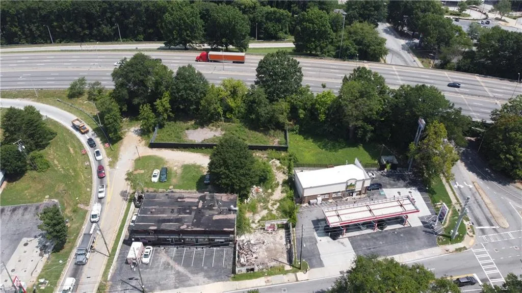 Aerial overview of property's location featuring a highway