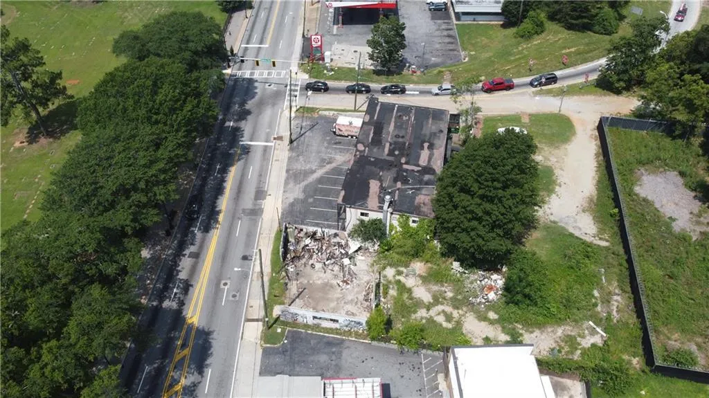 Aerial overview of property's location