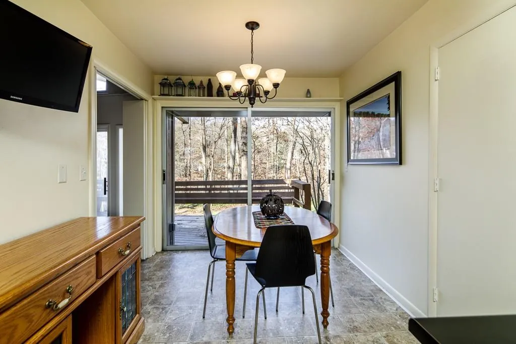 1260 Tynecastle Way, Sandy Springs, Georgia 30350, 5 Bedrooms Bedrooms, ,3 BathroomsBathrooms,Residential,Sold,1260 Tynecastle Way,5945165