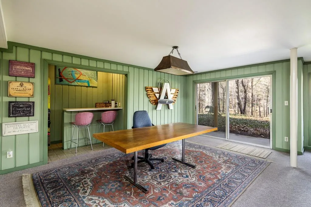 1260 Tynecastle Way, Sandy Springs, Georgia 30350, 5 Bedrooms Bedrooms, ,3 BathroomsBathrooms,Residential,Sold,1260 Tynecastle Way,5945165