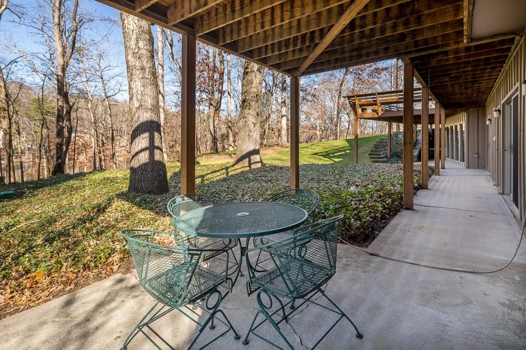 1260 Tynecastle Way, Sandy Springs, Georgia 30350, 5 Bedrooms Bedrooms, ,3 BathroomsBathrooms,Residential,Sold,1260 Tynecastle Way,5945165