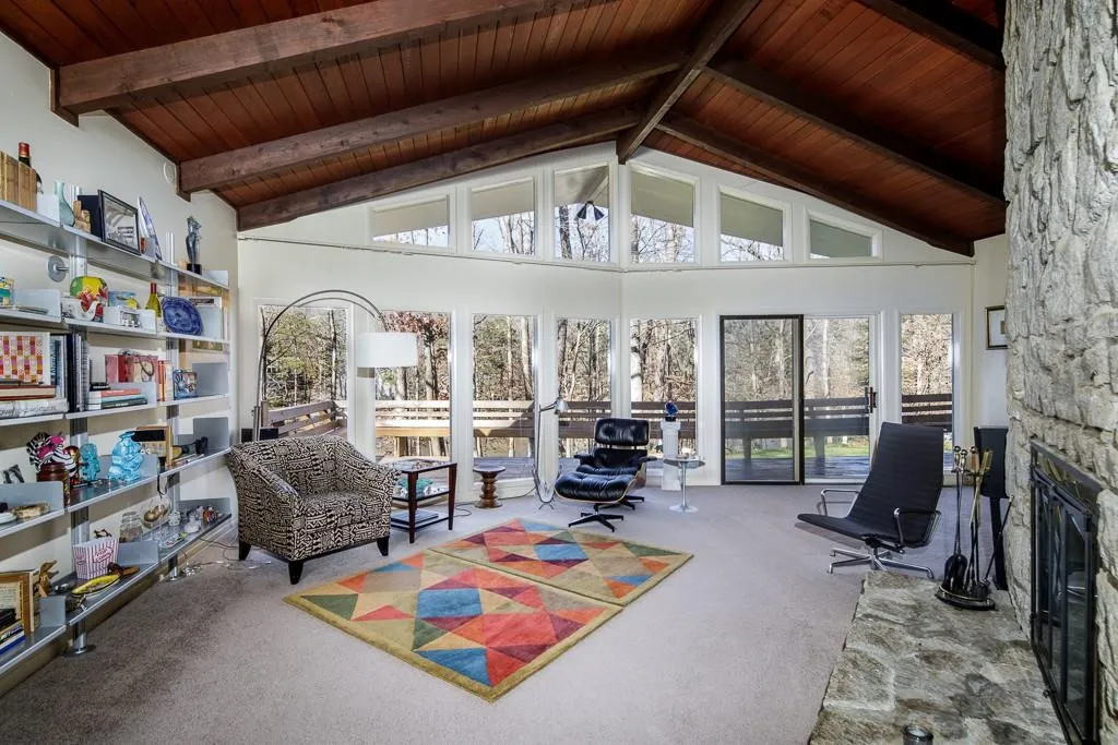 1260 Tynecastle Way, Sandy Springs, Georgia 30350, 5 Bedrooms Bedrooms, ,3 BathroomsBathrooms,Residential,Sold,1260 Tynecastle Way,5945165