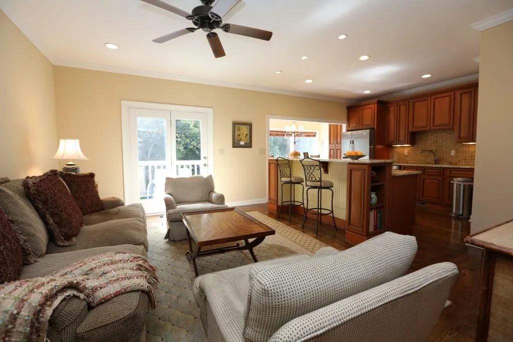 112 Paces Run, Atlanta, Georgia 30339, 2 Bedrooms Bedrooms, ,2 BathroomsBathrooms,Residential,Sold,112 Paces Run,5904210