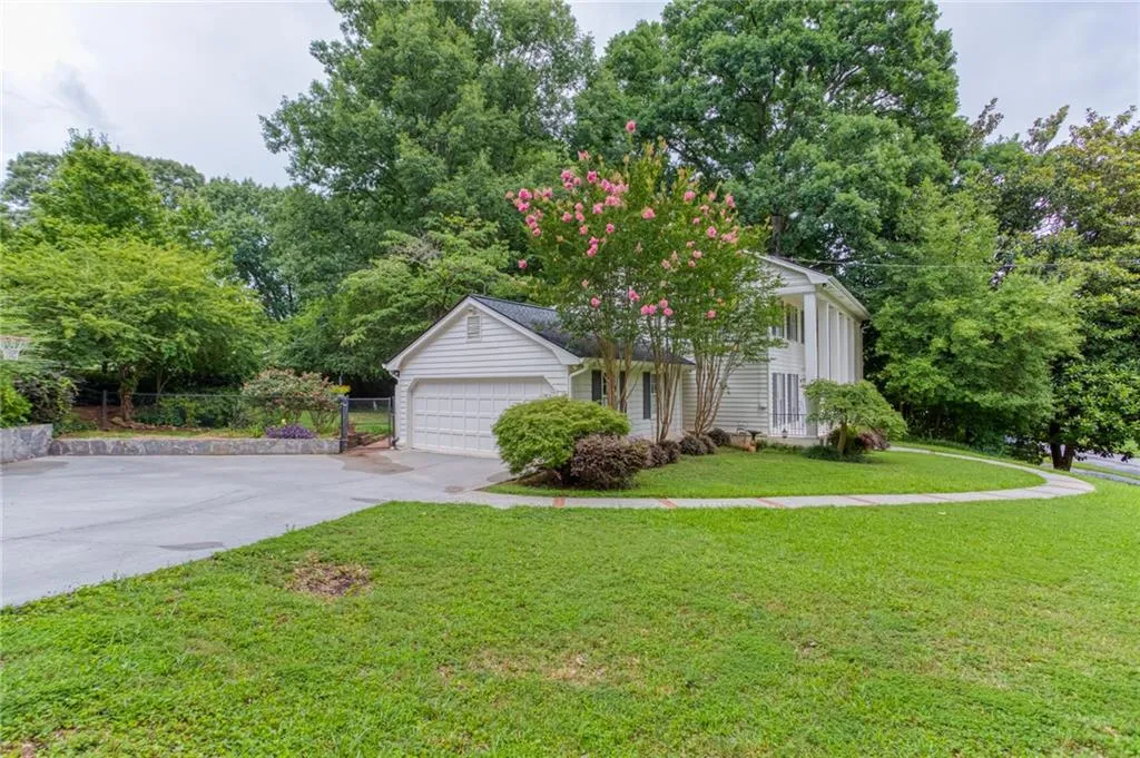 5540 Windy Ridge Drive Ne, Sandy Springs, Georgia 30342, 4 Bedrooms Bedrooms, ,2 BathroomsBathrooms,Residential,Sold,5540 Windy Ridge Drive Ne,6760857