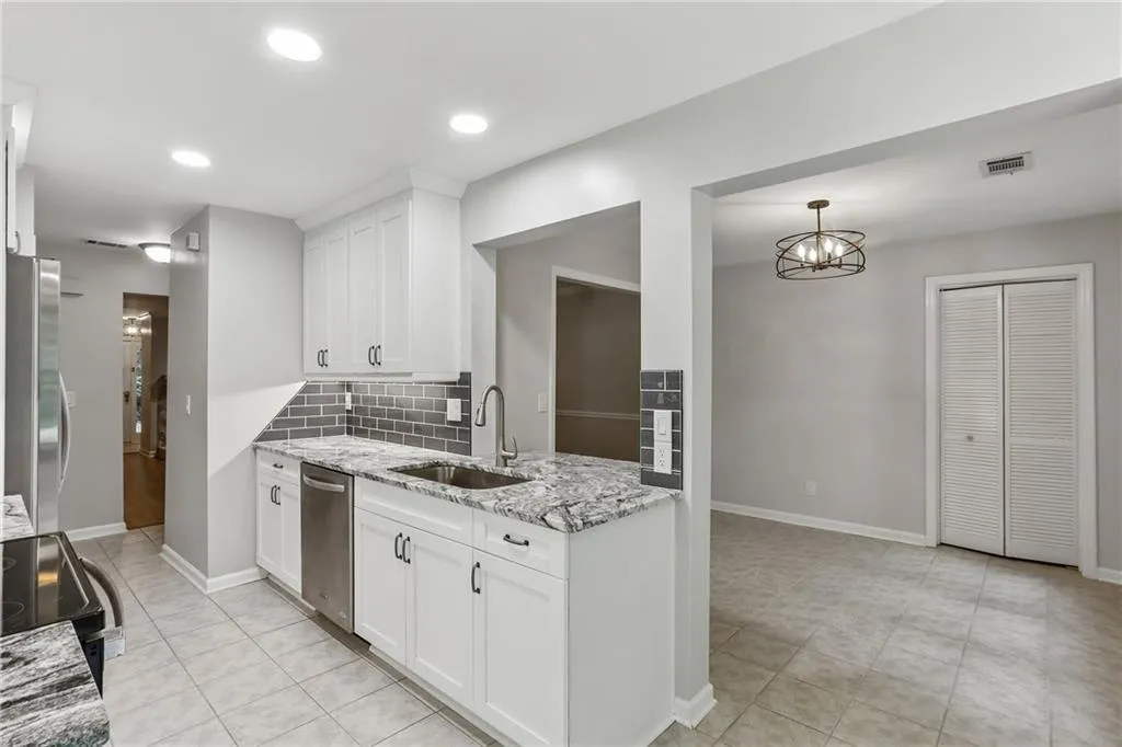21 Brittany Way Ne, Atlanta, Georgia 30324, 3 Bedrooms Bedrooms, 0 ,2 BathroomsBathrooms,Residential,For Sale,21 Brittany Way Ne,7795501