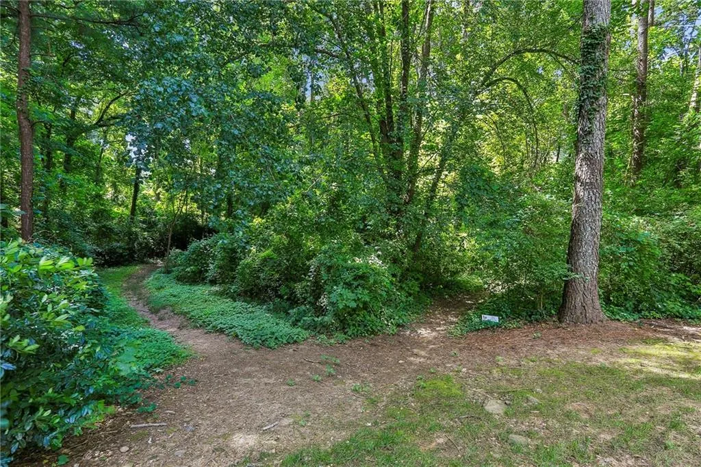 21 Brittany Way Ne, Atlanta, Georgia 30324, 3 Bedrooms Bedrooms, 0 ,2 BathroomsBathrooms,Residential,For Sale,21 Brittany Way Ne,7795501
