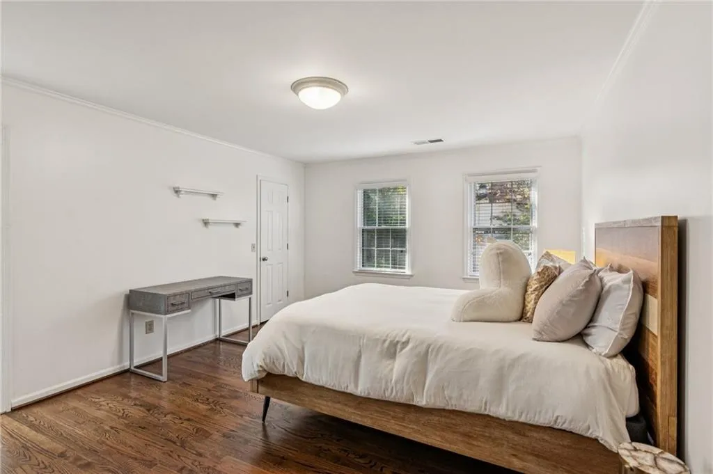 5460 E Idlewood Lane, Atlanta, Georgia 30327, 6 Bedrooms Bedrooms, ,4 BathroomsBathrooms,Residential,For Sale,5460 E Idlewood Lane,7678353