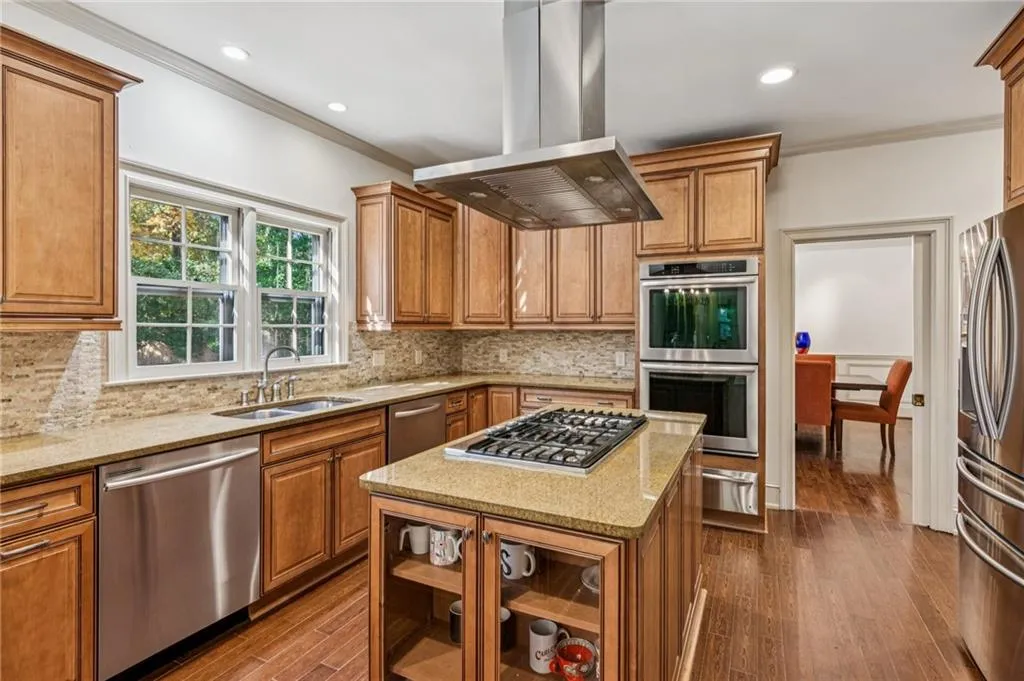 5460 E Idlewood Lane, Atlanta, Georgia 30327, 6 Bedrooms Bedrooms, ,4 BathroomsBathrooms,Residential,For Sale,5460 E Idlewood Lane,7678353