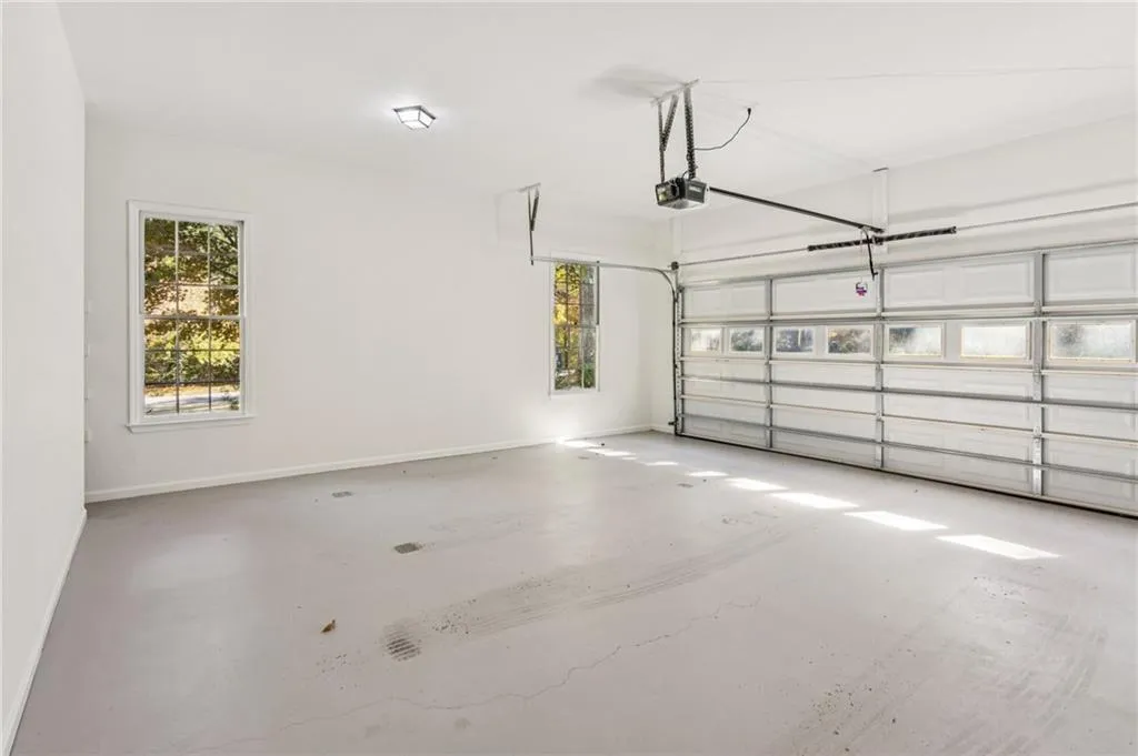 5460 E Idlewood Lane, Atlanta, Georgia 30327, 6 Bedrooms Bedrooms, ,4 BathroomsBathrooms,Residential,For Sale,5460 E Idlewood Lane,7678353