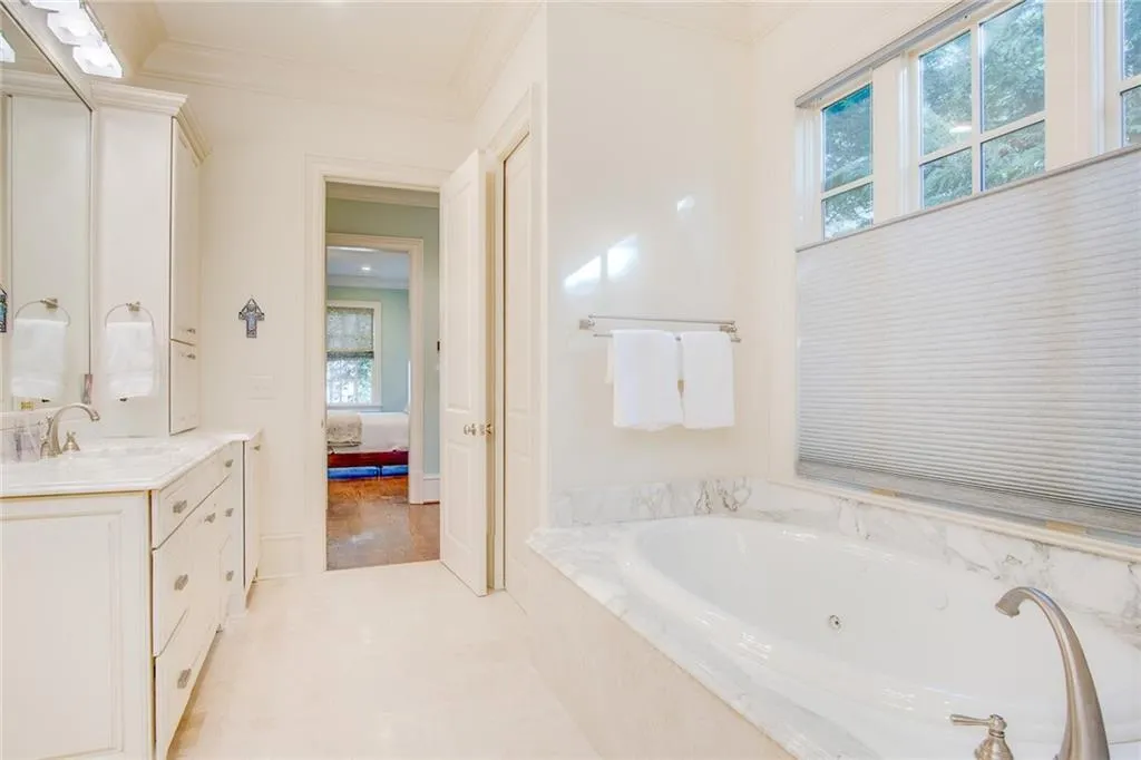 440 Brookfield Drive, Atlanta, Georgia 30342, 5 Bedrooms Bedrooms, ,4 BathroomsBathrooms,Residential,Sold,440 Brookfield Drive,5957813