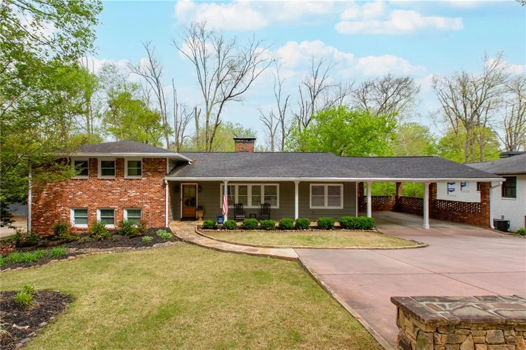 870 Starlight Drive, Sandy Springs, Georgia 30342, 4 Bedrooms Bedrooms, ,3 BathroomsBathrooms,Residential,For Sale,870 Starlight Drive,7747579