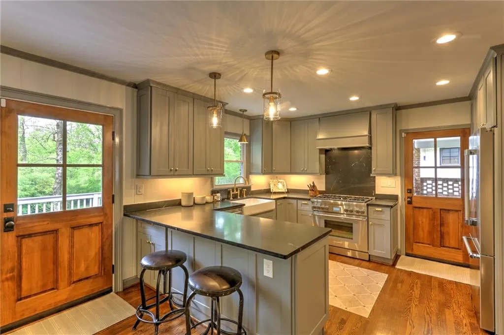 870 Starlight Drive, Sandy Springs, Georgia 30342, 4 Bedrooms Bedrooms, ,3 BathroomsBathrooms,Residential,For Sale,870 Starlight Drive,7747579