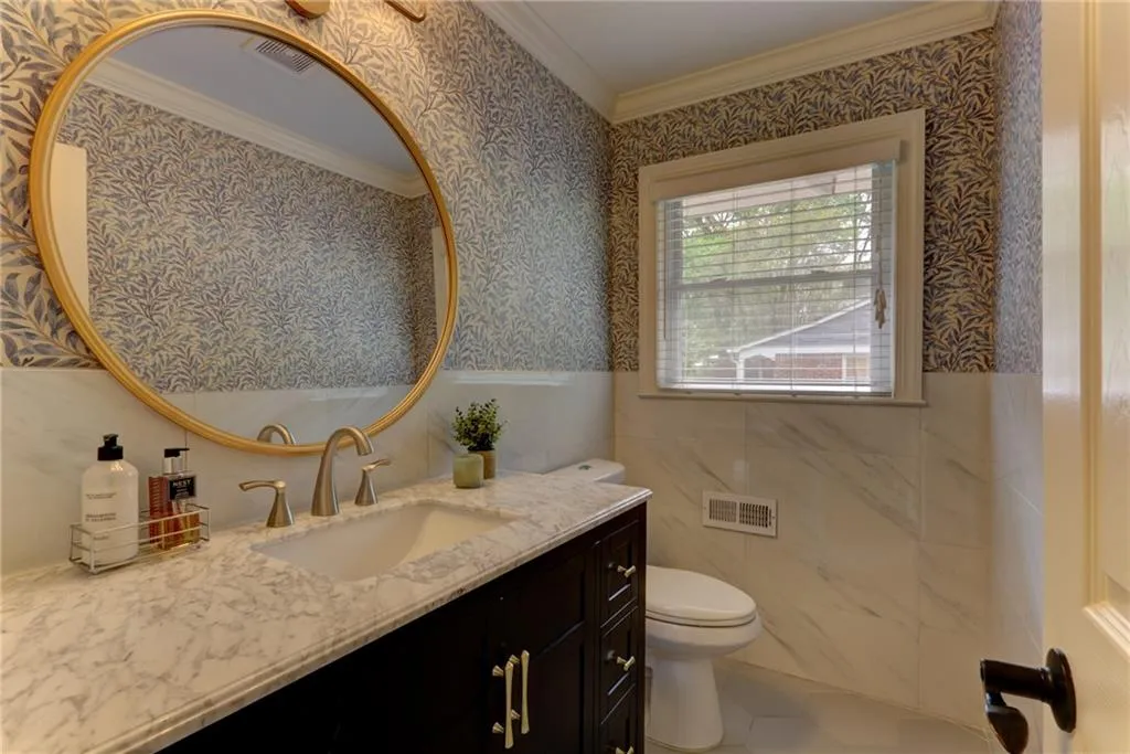 870 Starlight Drive, Sandy Springs, Georgia 30342, 4 Bedrooms Bedrooms, ,3 BathroomsBathrooms,Residential,For Sale,870 Starlight Drive,7747579