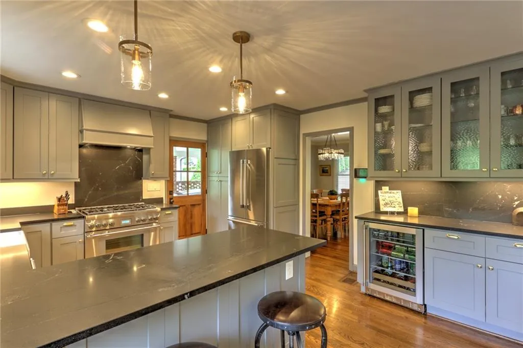 870 Starlight Drive, Sandy Springs, Georgia 30342, 4 Bedrooms Bedrooms, ,3 BathroomsBathrooms,Residential,For Sale,870 Starlight Drive,7747579