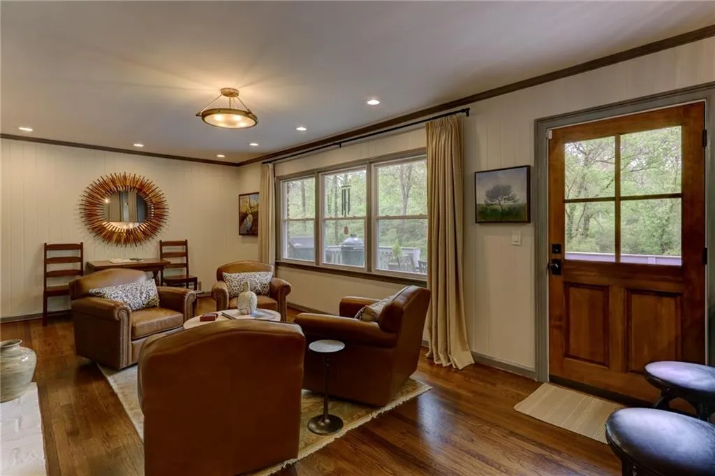 870 Starlight Drive, Sandy Springs, Georgia 30342, 4 Bedrooms Bedrooms, ,3 BathroomsBathrooms,Residential,For Sale,870 Starlight Drive,7747579