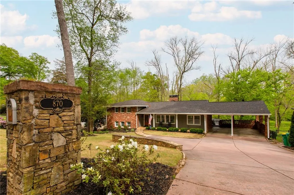 870 Starlight Drive, Sandy Springs, Georgia 30342, 4 Bedrooms Bedrooms, ,3 BathroomsBathrooms,Residential,For Sale,870 Starlight Drive,7747579