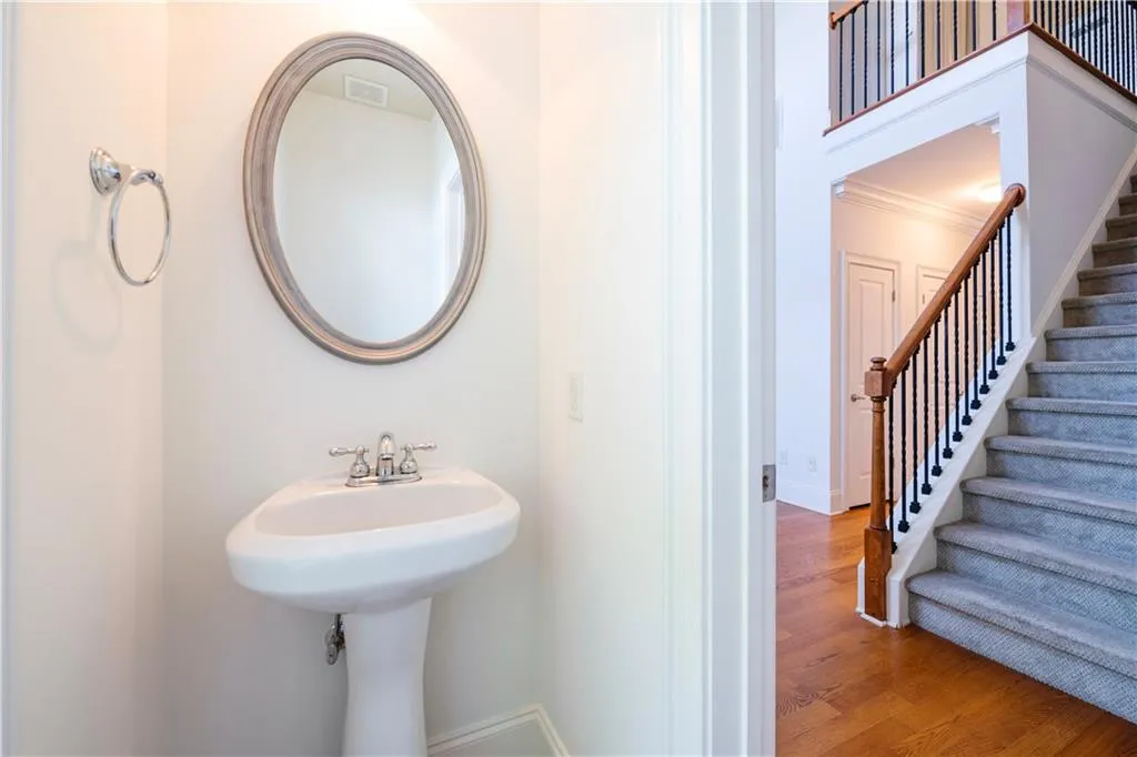 879 Perennial Drive Unit 112, Atlanta, Georgia 30328, 2 Bedrooms Bedrooms, ,2 BathroomsBathrooms,Residential,Sold,879 Perennial Drive Unit 112,7406644