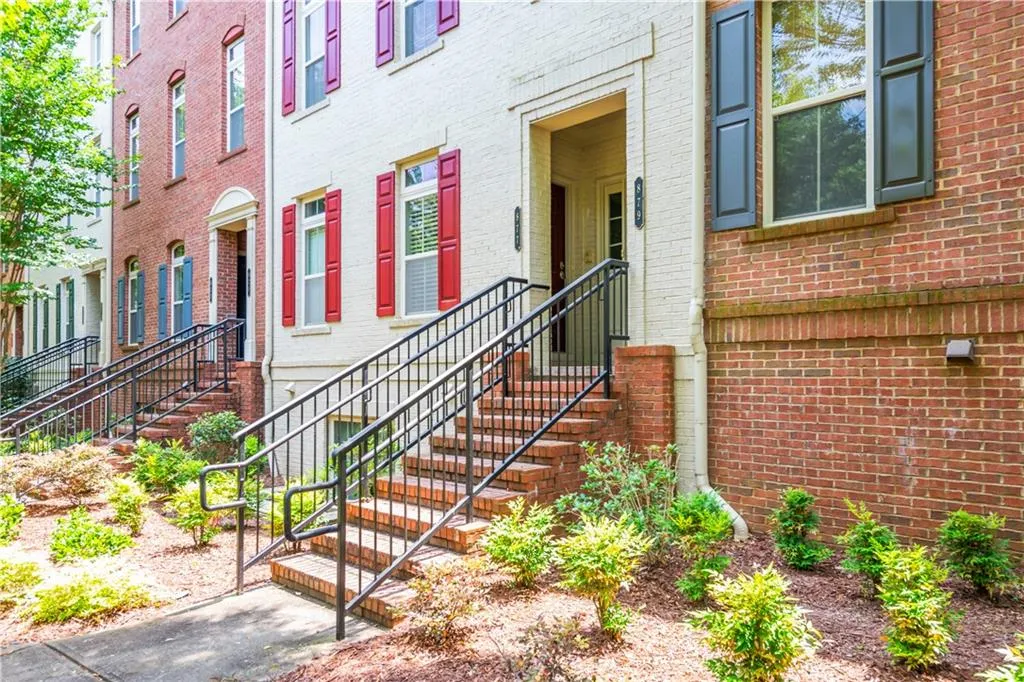 879 Perennial Drive Unit 112, Atlanta, Georgia 30328, 2 Bedrooms Bedrooms, ,2 BathroomsBathrooms,Residential,Sold,879 Perennial Drive Unit 112,7406644