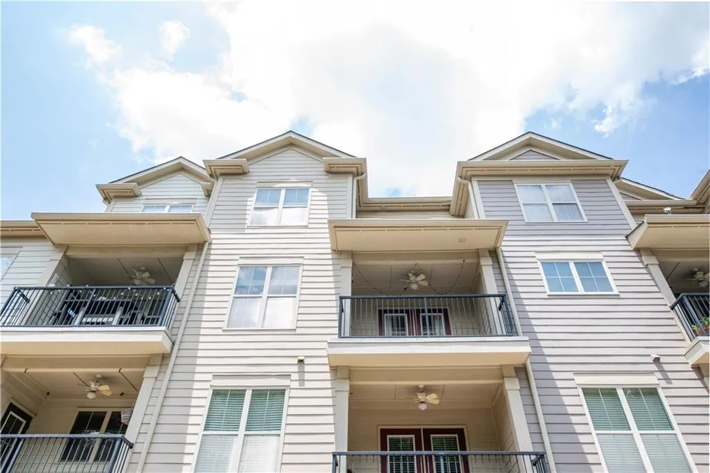 879 Perennial Drive Unit 112, Atlanta, Georgia 30328, 2 Bedrooms Bedrooms, ,2 BathroomsBathrooms,Residential,Sold,879 Perennial Drive Unit 112,7406644